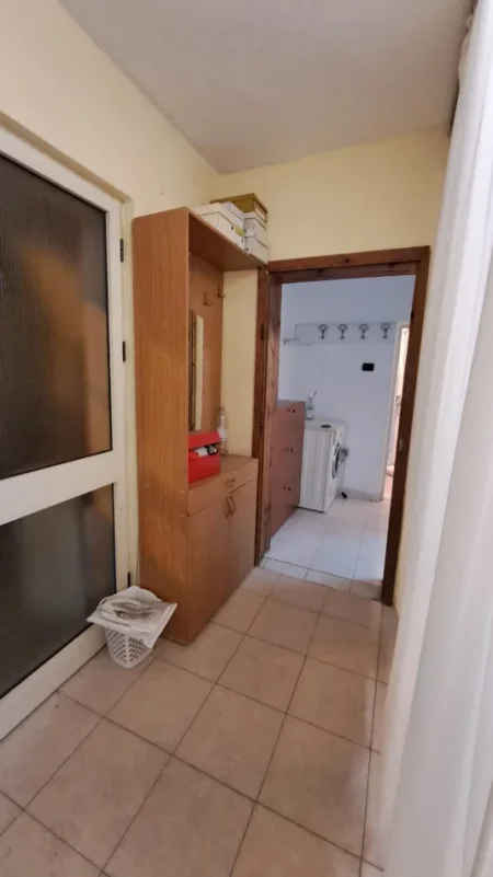 Tirane, jepet me qera Vile 2+1 Kati 0, 70 m² 450 € (Rr Kongresi i Lushnjes)