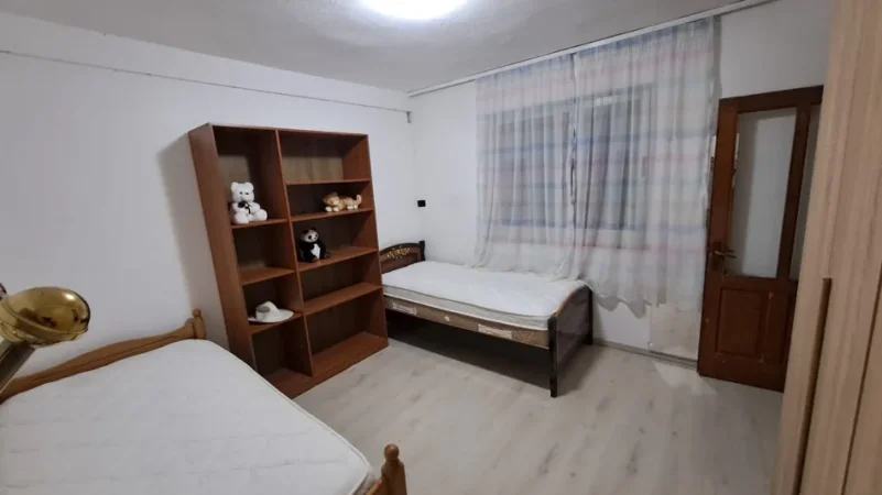 Tirane, jepet me qera Vile 2+1 Kati 0, 70 m² 450 € (Rr Kongresi i Lushnjes)