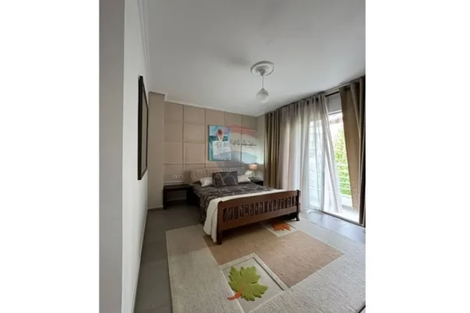 Tirane, jepet me qera apartament 2+1 , 85 m² 550 € (Komun e Parisit)