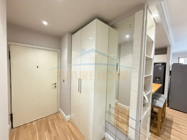 Tirane, jepet me qera apartament 3+1+Ballkon Kati 3, 105 m² 820 € (Stacioni i Trenit)