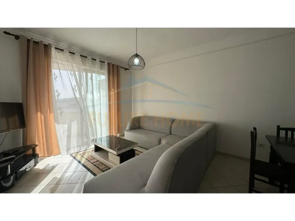 Tirane, shitet apartament 2+1+Ballkon Kati 8, 103 m² 158.000 € (Unaza e Re)