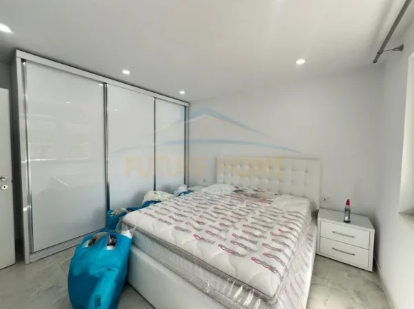 Tirane, jepet me qera apartament 1+1+Ballkon Kati 2, 60 m² 630 € (Oxhaku)
