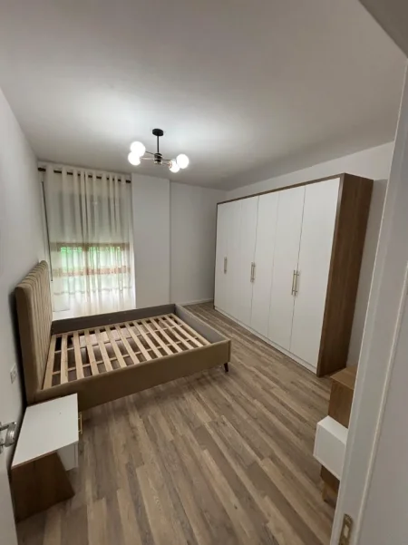 Tirane, jepet me qera apartament 1+1 Kati 7, 78 m² 550 € (Ferit xhajko)