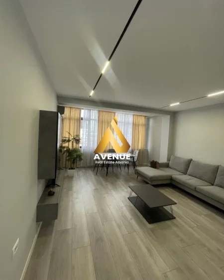 SHITET APARTAMENTI 2+1, 21 DHJETORI TIRANE