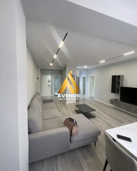 SHITET APARTAMENTI 2+1, 21 DHJETORI TIRANE