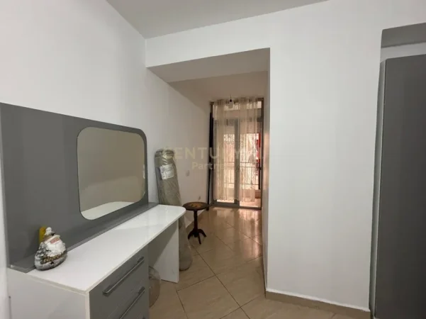 Tirane, shitet apartament 3+1 Kati 2, 116 m² 185.000 € (astiri)