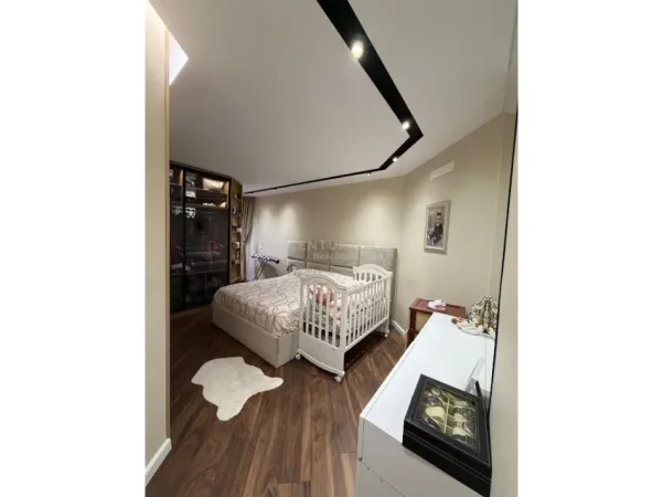 Tirane, shitet apartament 1+1+Ballkon Kati 3, 97 m² 175.000 € (kodra e diellit 2)