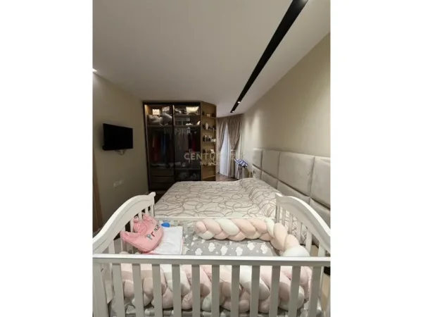 Tirane, shitet apartament 1+1+Ballkon Kati 3, 97 m² 175.000 € (kodra e diellit 2)