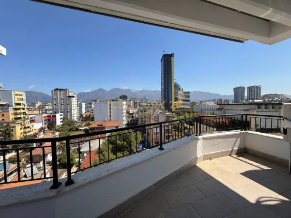 Tirane, jepet me qera apartament 2+1+Ballkon Kati 7, 122 m² 1.600 € (mine peza)