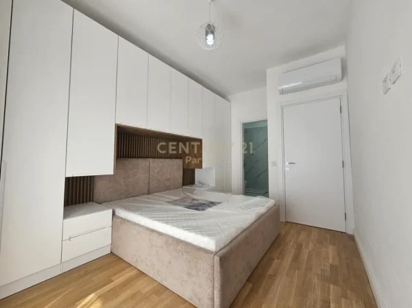Tirane, jepet me qera apartament 2+1 Kati 1, 110 m² 850 € (kodra e diellit)