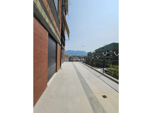 Tirane, jepet me qera apartament 2+1 Kati 1, 110 m² 850 € (kodra e diellit)