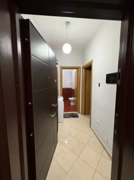 Tirane, jepet me qera apartament 1+1+Aneks+Ballkon Kati 5, 57 m² 420 € (Kompleksi Frataj)