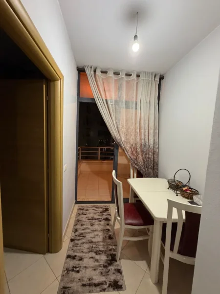 Tirane, jepet me qera apartament 1+1+Aneks+Ballkon Kati 5, 57 m² 420 € (Kompleksi Frataj)