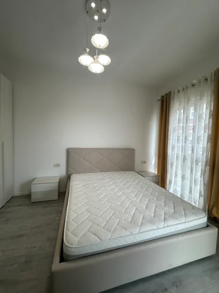 Tirane, jepet me qera apartament 2+1 Kati 3, 100 m² 650 € (Rruga 5 maji)