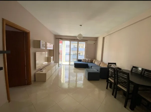 Tirane, jepet me qera apartament 2+1+Ballkon Kati 5, 95 m² 500 € (Rruga 3 Dëshmorët)