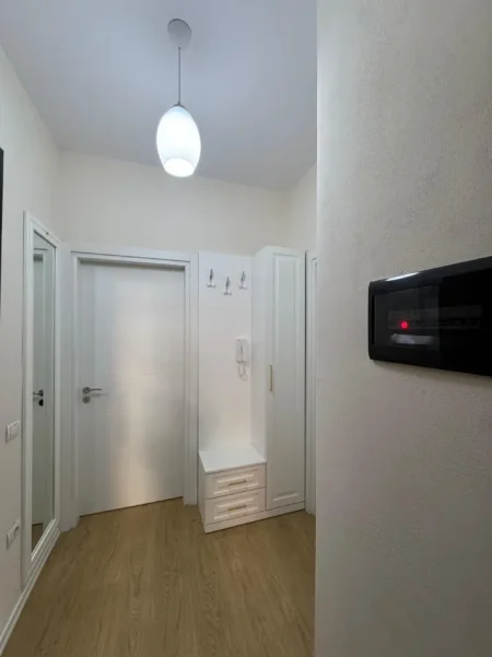 Tirane, jepet me qera apartament 1+1+Ballkon , 70 m² 400 € (Rruga Sokrat Miho)