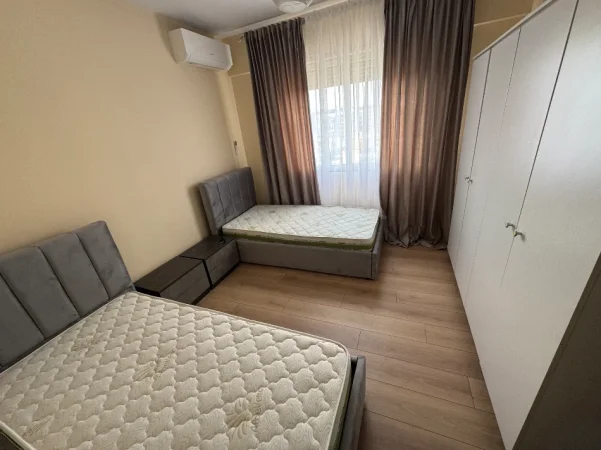 Tirane, jepet me qera apartament 1+1+Ballkon Kati 5, 60 m² 600 € (Delijorgji)