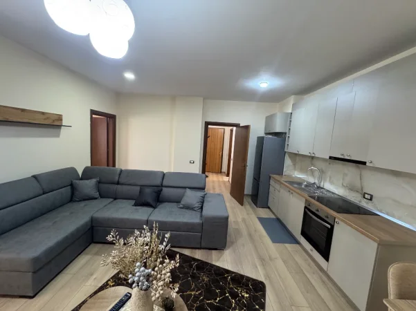 Tirane, jepet me qera apartament 1+1+Ballkon Kati 5, 60 m² 600 € (Delijorgji)