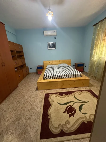 Tirane, jepet me qera shtepi 2+1 Kati 2, 400 € (Casa italia)