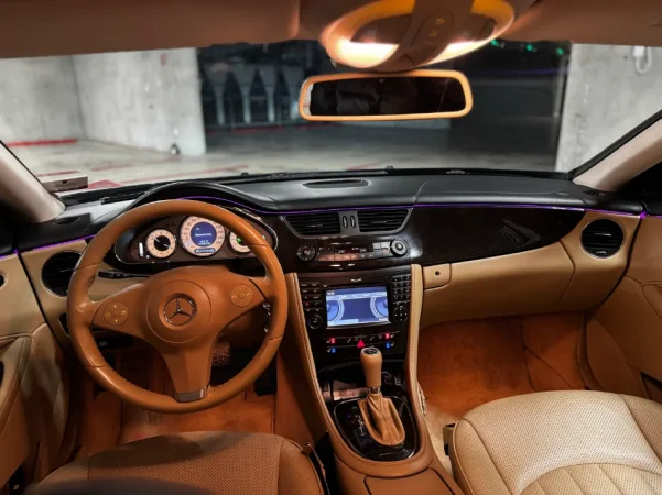 Tirane, shitet makine CLS 3.2 V6, 7G, FACELIFT FABRIKE, DISQE AMG, GOMA CONTINENTAL PERSONALE 4 vite Nafte, gri e erret automatik 245.000 km 6.500 €