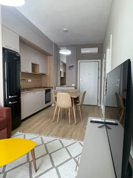 Tirane, jepet me qera apartament 1+1+Ballkon Kati 8, 50 m² 450 € (Ali Demi/Rezidenca Kadiu)