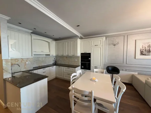 Tirane, jepet me qera apartament 2+1+Ballkon , 123 m² 2.500 €