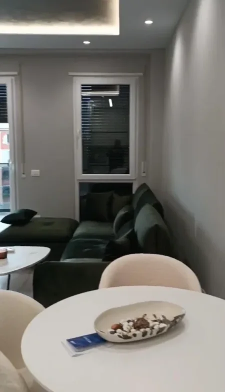 Tirane, jepet me qera apartament 1+1 Kati 3, 65 m² 600 € (Don Bosko)