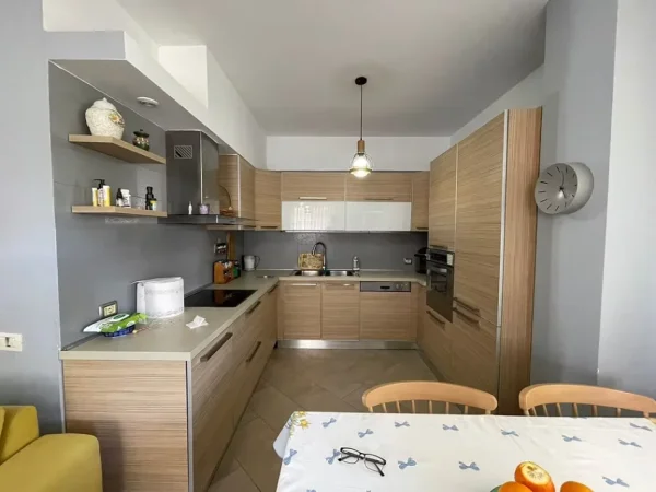 Tirane, shitet apartament 2+1 Kati 6, 140 m² 210.000 € (Kodra e Diellit)