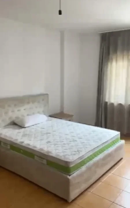 Tirane, jepet me qera apartament 2+1 Kati 8, 80 m² 600 € (21 Dhjetori)