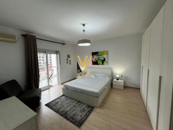 Tirane, jepet me qera apartament 2+1+Ballkon Kati 4, 110 m² 870 € (KOMUNA E PARISIT)