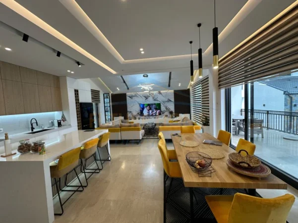 Qera, Vilë 2-Katëshe, TEG 2600 €