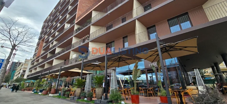 Tirane, jepet me qera ambjent biznesi , 130 m² 2.500 € (Rezidenca Altana)
