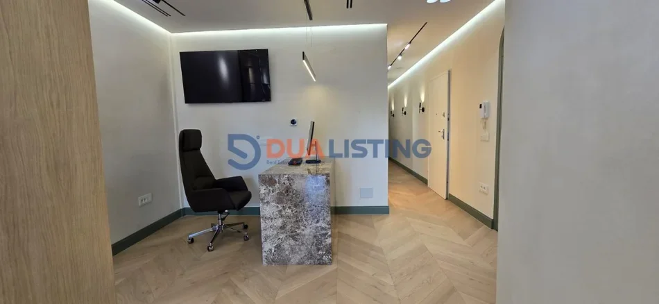 Tirane, jepet me qera ambjent biznesi , 130 m² 2.500 € (Rezidenca Altana)