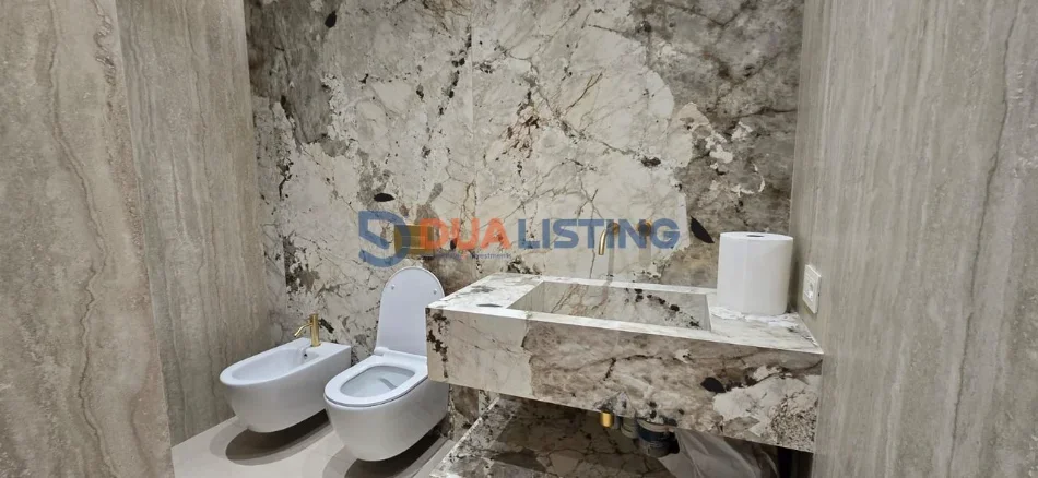 Tirane, jepet me qera ambjent biznesi , 130 m² 2.500 € (Rezidenca Altana)