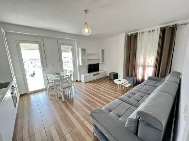 Tirane, jepet me qera apartament 2+1 Kati 8, 