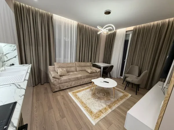 Tirane, jepet me qera apartament 1+1 Kati 3, 500 € (kashar)