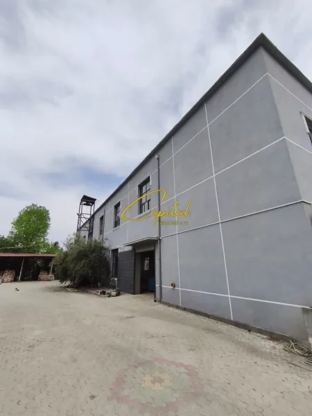 Tirane, jepet me qera magazine Kati 0, 470 m² 2.400 € (MISTO MAME)