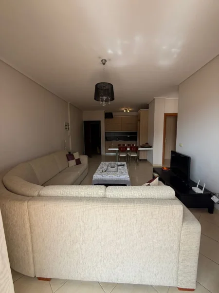 Sarande, jepet me qera apartament 2+1+Ballkon Kati 3, 400 € 