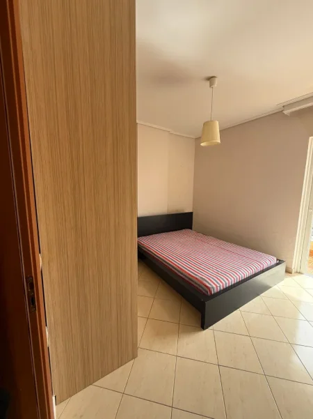 Sarande, jepet me qera apartament 2+1+Ballkon Kati 3, 400 € 