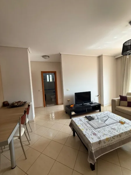 Sarande, jepet me qera apartament 2+1+Ballkon Kati 3, 400 € 