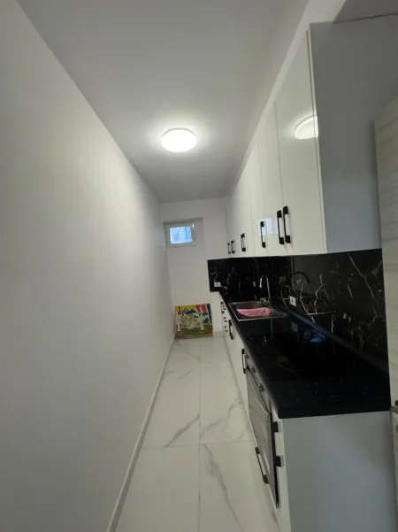 Tirane, shitet apartament 1+1 Kati 1, 105 m² 210.000 € (Gjimnazi Besnik Sykja)