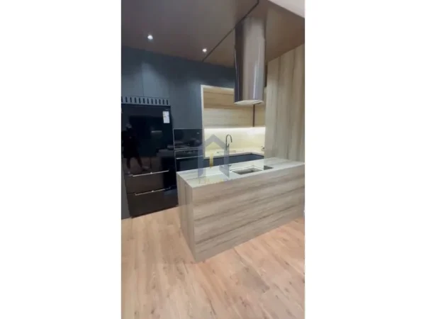 Tirane, jap me qera apartament 2+1+Ballkon Kati 3, 122 m² 1.500 € (Apartament 2+1+2 poste parkimi per qira tek "Deliorgji")