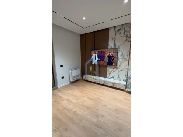 Tirane, jap me qera apartament 2+1+Ballkon Kati 3, 122 m² 1.500 € (Apartament 2+1+2 poste parkimi per qira tek "Deliorgji")