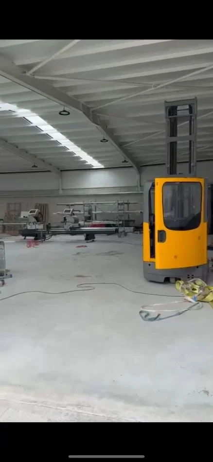 Tirane, jepet me qera magazine Kati 1, 600 m² 3.000 € (CITY PARK)