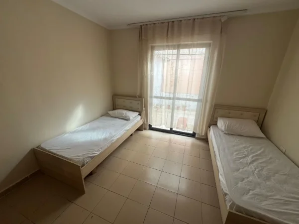 jepet me qera 2+1+Ballkon Kati 3, 75 m² 450 € (Rruga Bardhyl)