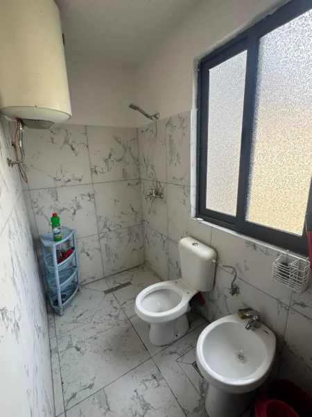 jepet me qera 2+1+Ballkon Kati 3, 75 m² 450 € (Rruga Bardhyl)