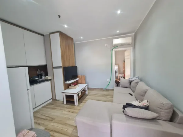 Tirane, shitet apartament 1+1+Ballkon Kati 1, 33 m² 80.000 € (liqeni i thate)