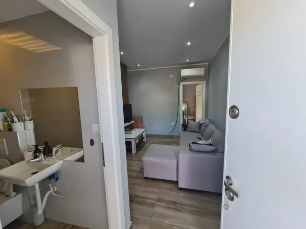 Tirane, shitet apartament 1+1+Ballkon Kati 1, 33 m² 80.000 € (liqeni i thate)