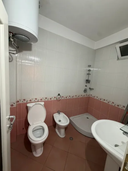 !!Dhene!!Durres, jepet me qera apartament 2+1+Aneks+Ballkon Kati 6, 115 m² 470 € (Tregu Fshatar)