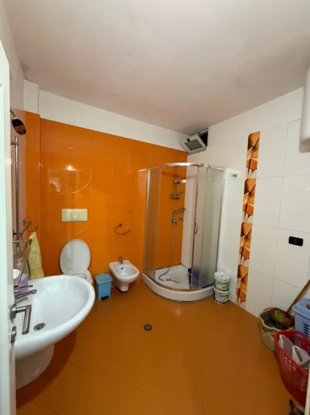 !!Dhene!!Durres, jepet me qera apartament 2+1+Aneks+Ballkon Kati 6, 115 m² 470 € (Tregu Fshatar)